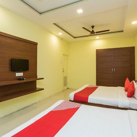 Oyo 17161 Hotel Mahalaxmi Ujjain Exterior foto
