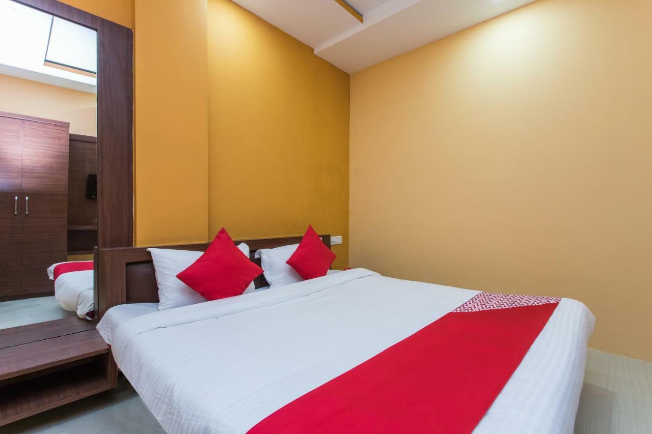 Oyo 17161 Hotel Mahalaxmi Ujjain Exterior foto